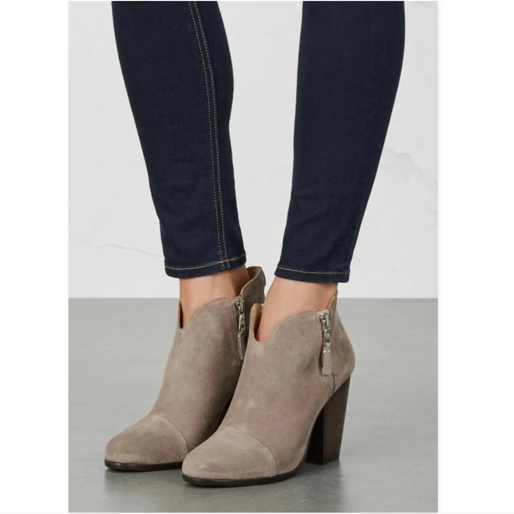 RAG & BONE MARGOT Fringe Beige Suede Double Zipper
Ankle Boots size 37 US 7